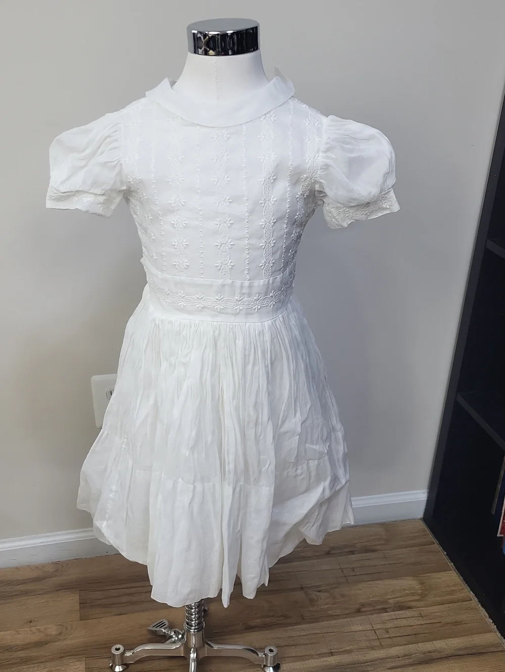 Vtg MISS QUALITY Girls White Embroidered Sheer  Party Flower Wedding Dress